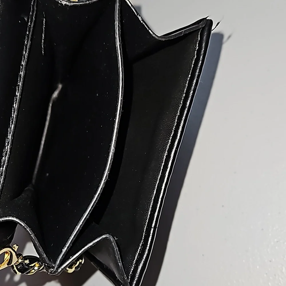 Black purse - Picture 9 of 13